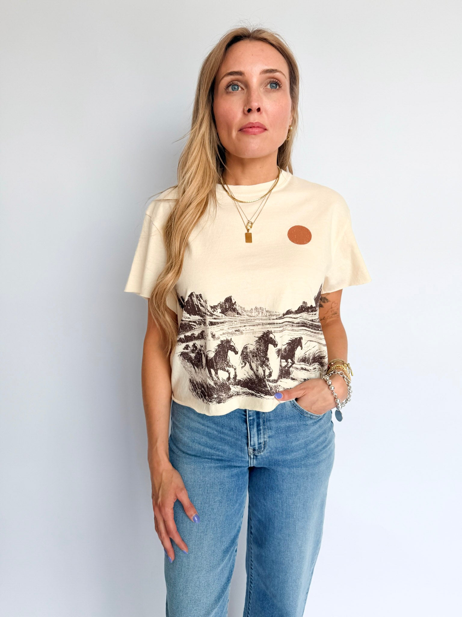 Tate Wild Horses Vintage Graphic Cropped Tee
