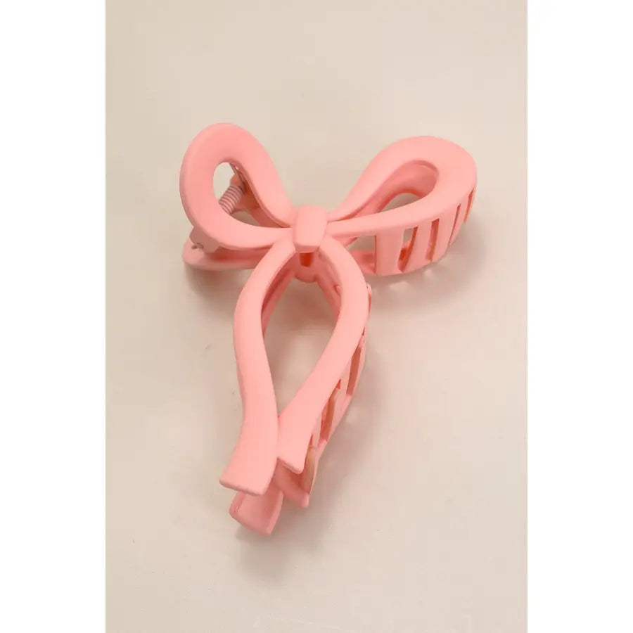 Shay Bow Claw Clip in Soft Peach