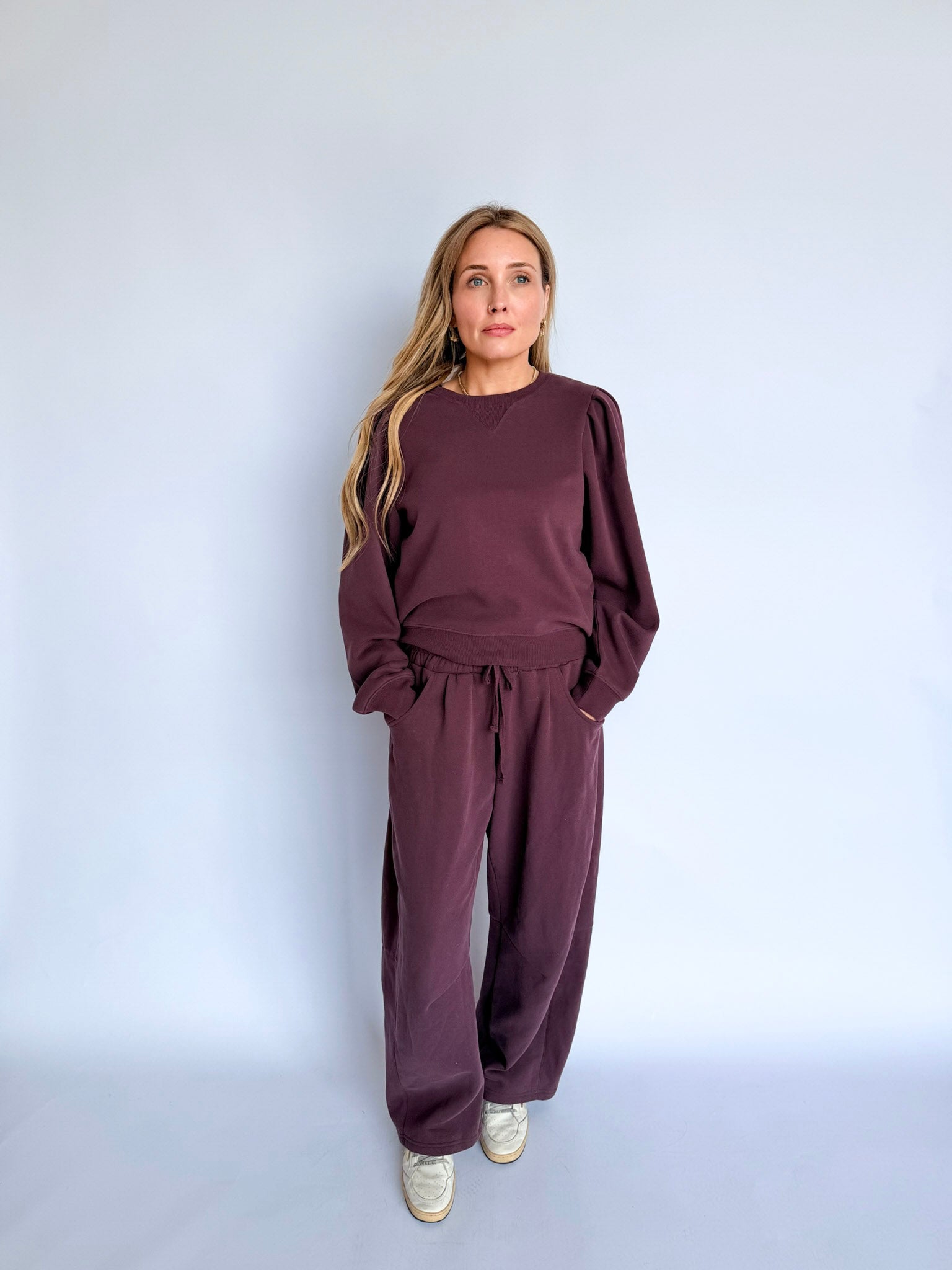 Penelope Puff Sleeve Crew Neck Sweatshirt in Cocoa