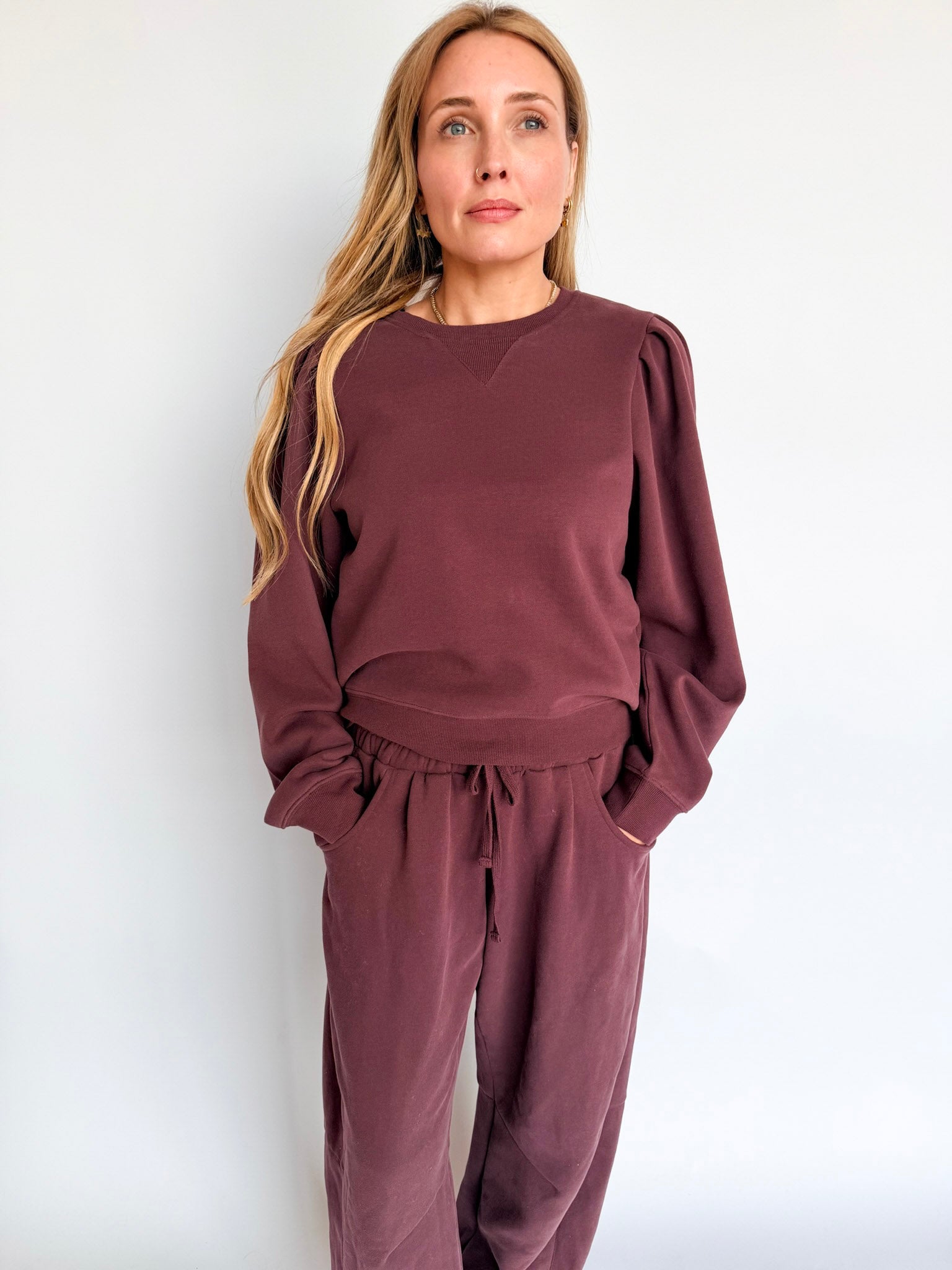Penelope Puff Sleeve Crew Neck Sweatshirt in Cocoa