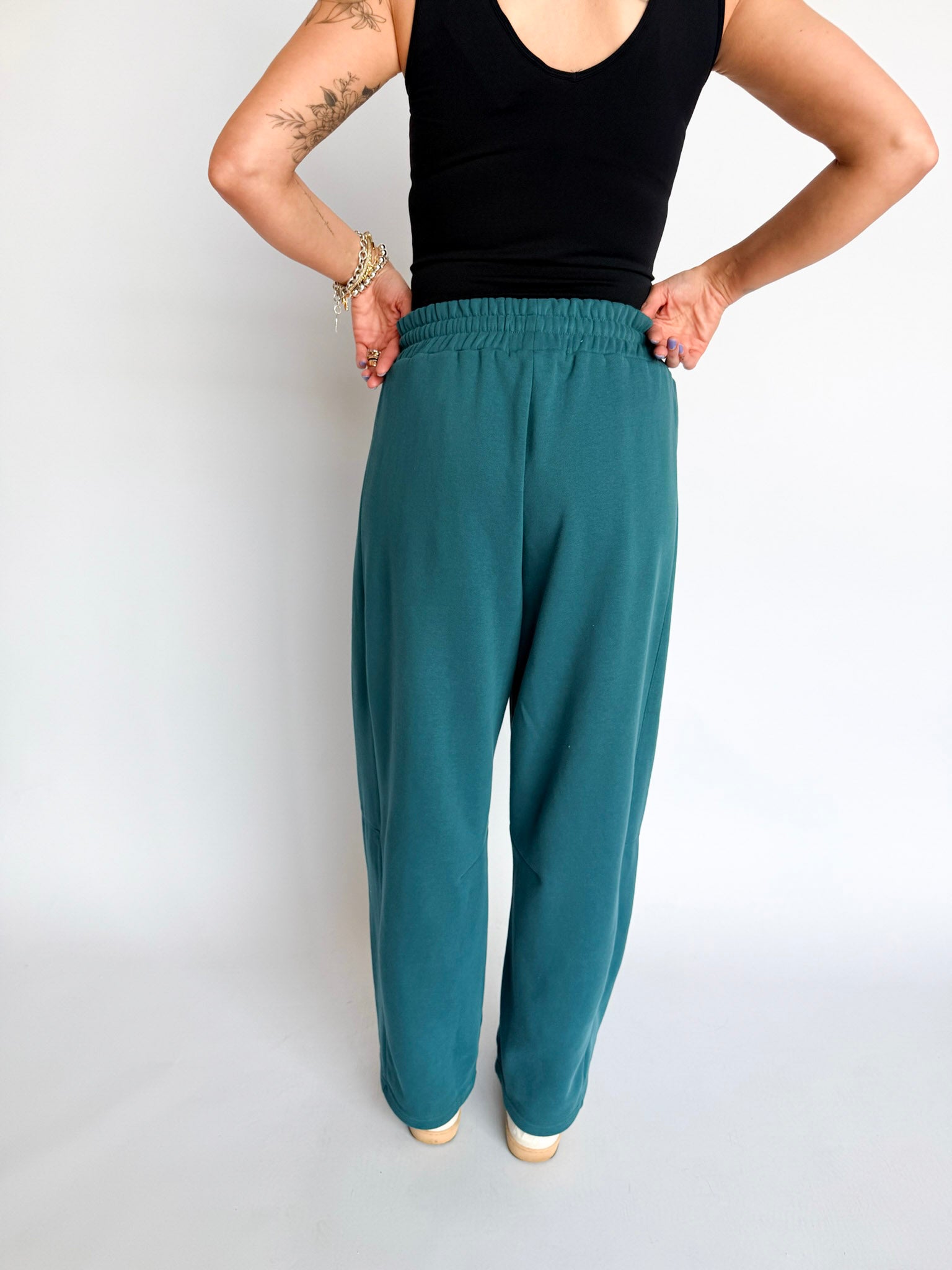 Lily Drawstring Barrel Sweatpants in Dark Teal