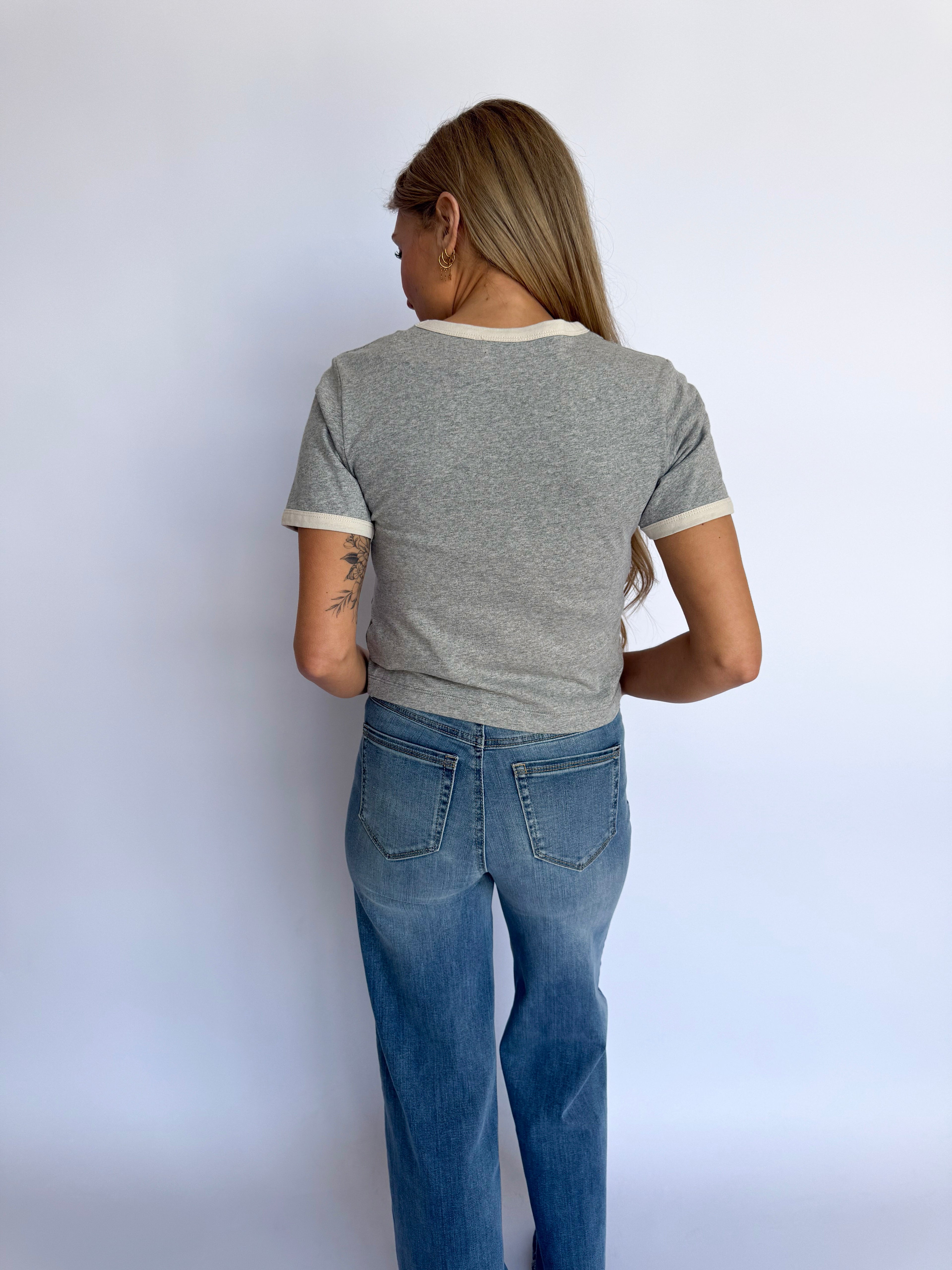 Solenne Ringer Tee in Foggy