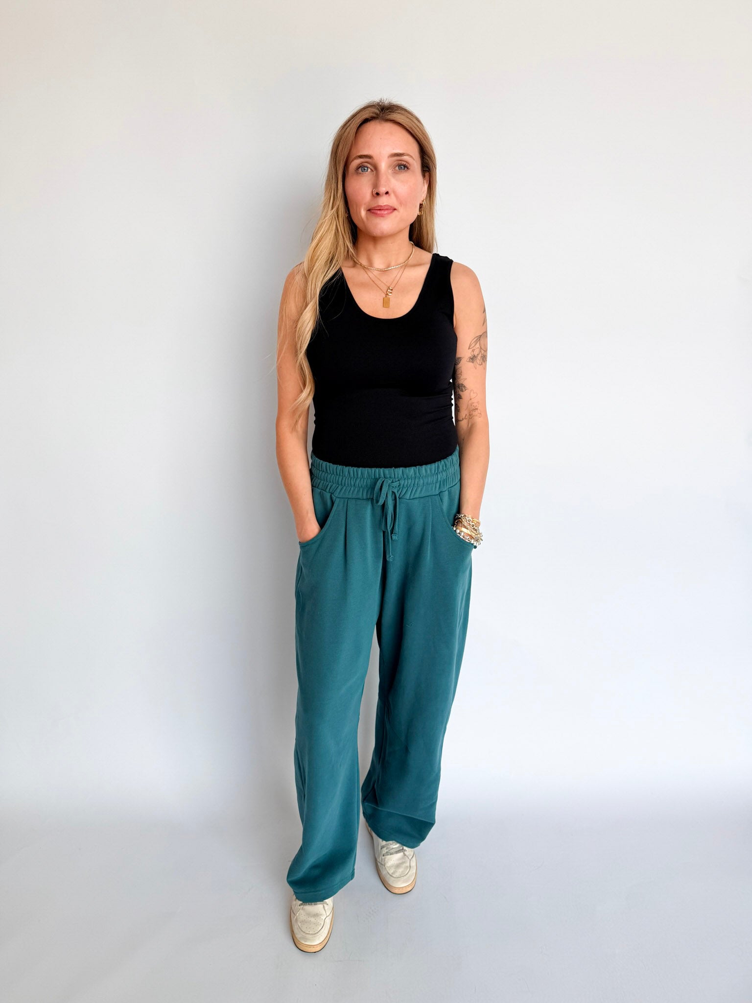Lily Drawstring Barrel Sweatpants in Dark Teal