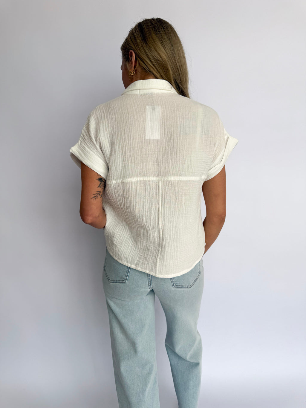 Valea Rolled Sleeve Button Up Top in Off White