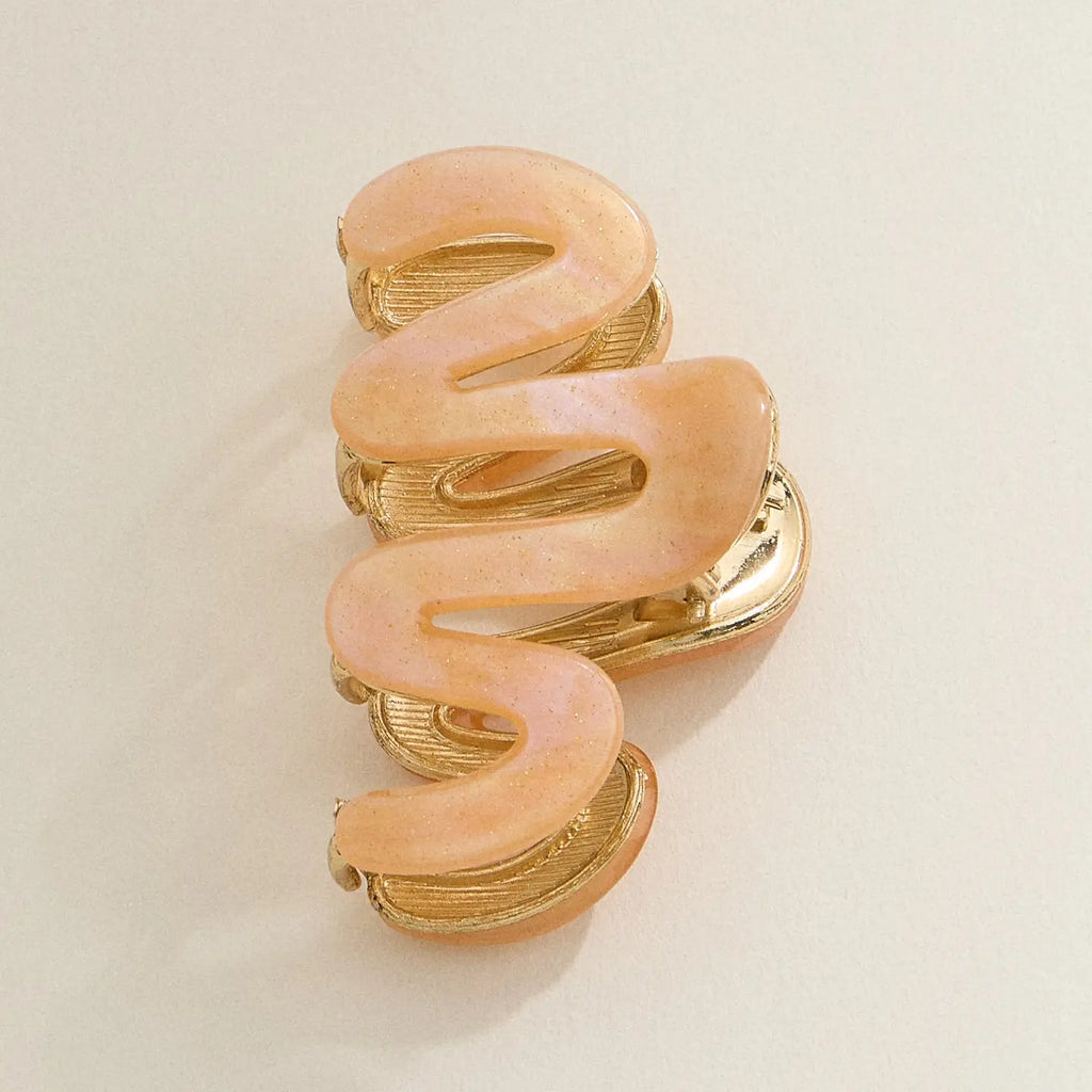 Maya Matte Wavy Claw Clip in Peach
