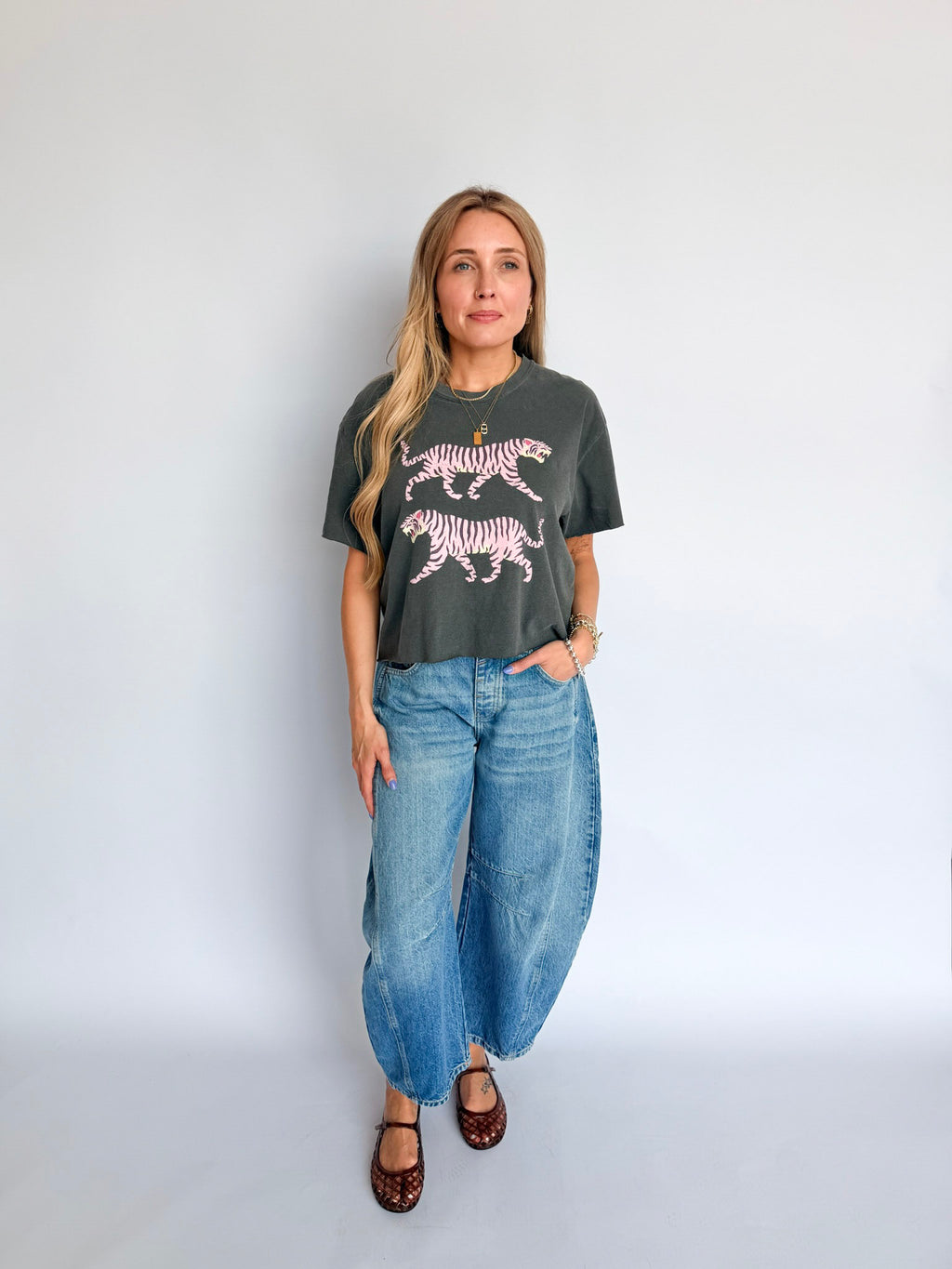 Gwen Two Tigers Vintage Graphic Cropped Tee
