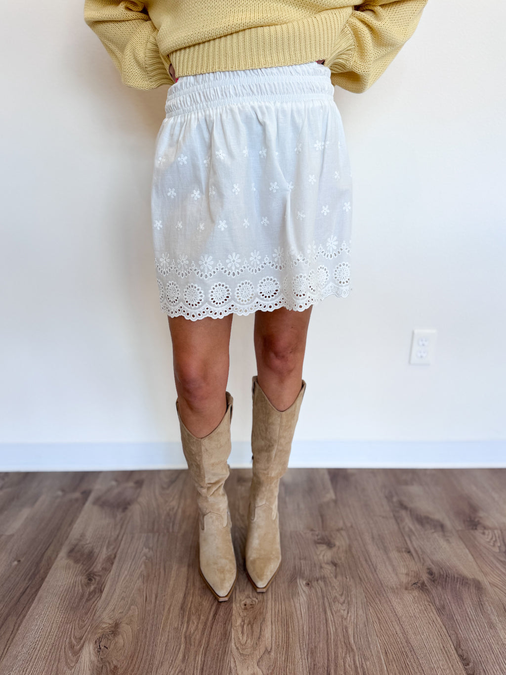 Noa Eyelet Ruffle Skirt in White