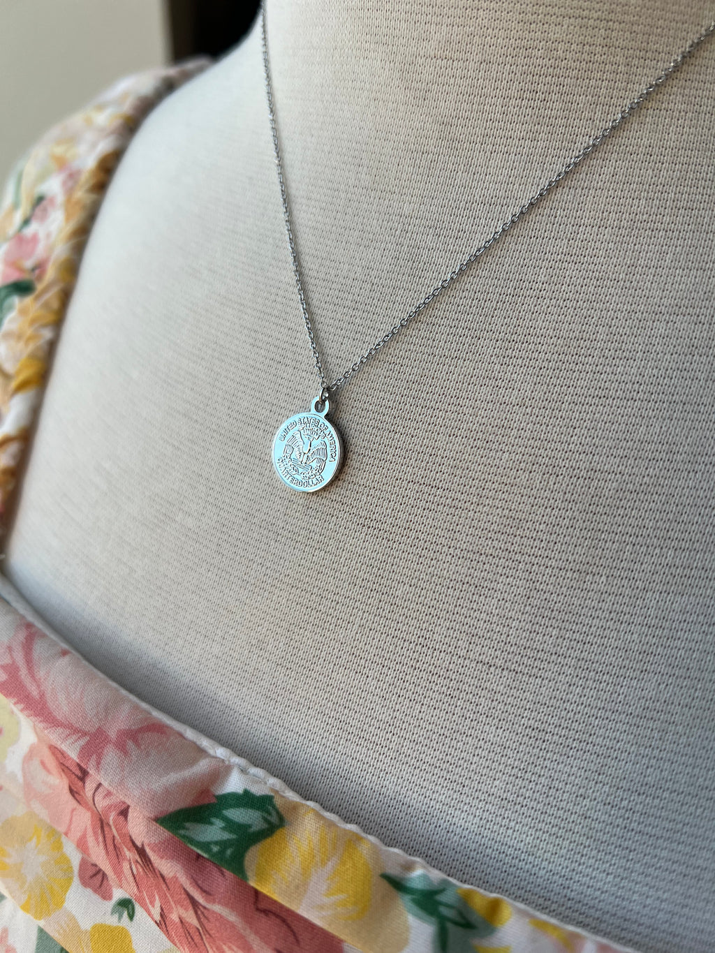 Leni USA Coin Necklace in Silver