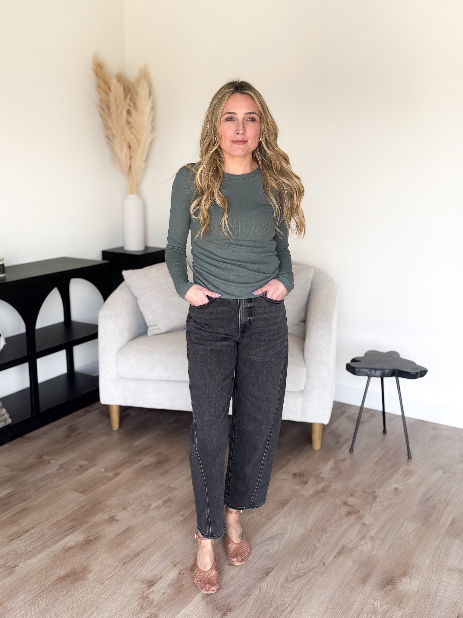 Hadlee Barrel Jeans in Black