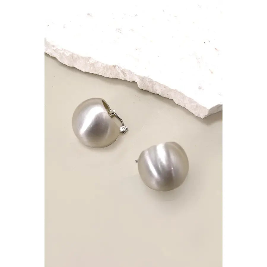 Kailany Puffed Huggies in Silver
