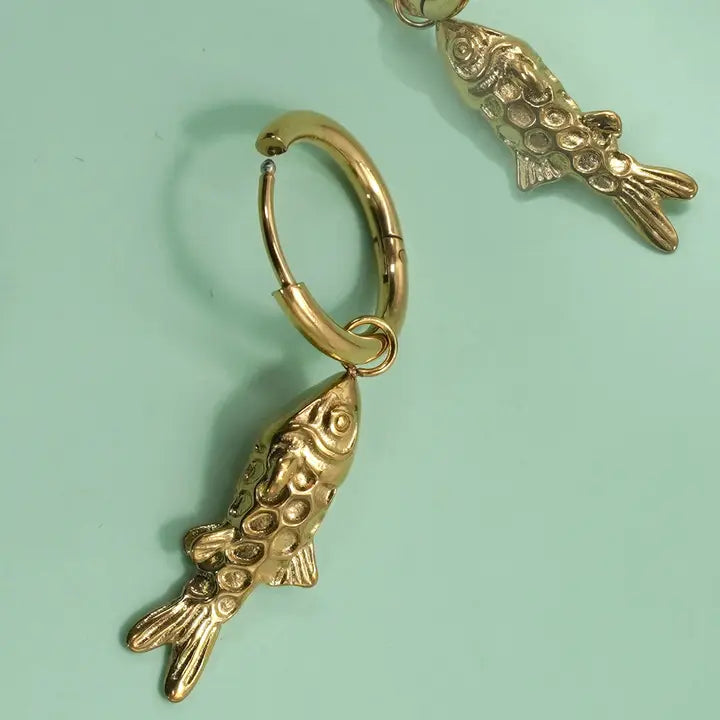 Amelia Fish Huggie Earrings in Gold