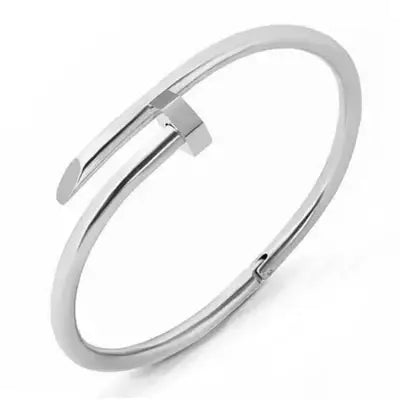 Sahira Axel Nail Bracelet